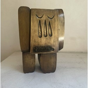 2024-Perro castigado, Escultura en bronce, 38 x 21.5 x 18 cm